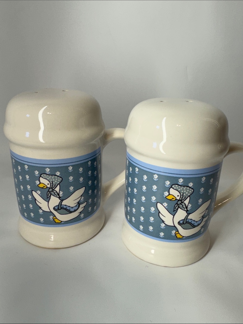 Vintage 1980s Country Geese Salt and Pepper Shaker Set